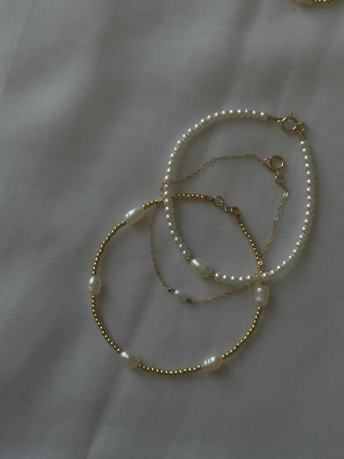 Gold Single Pearl Bracelet