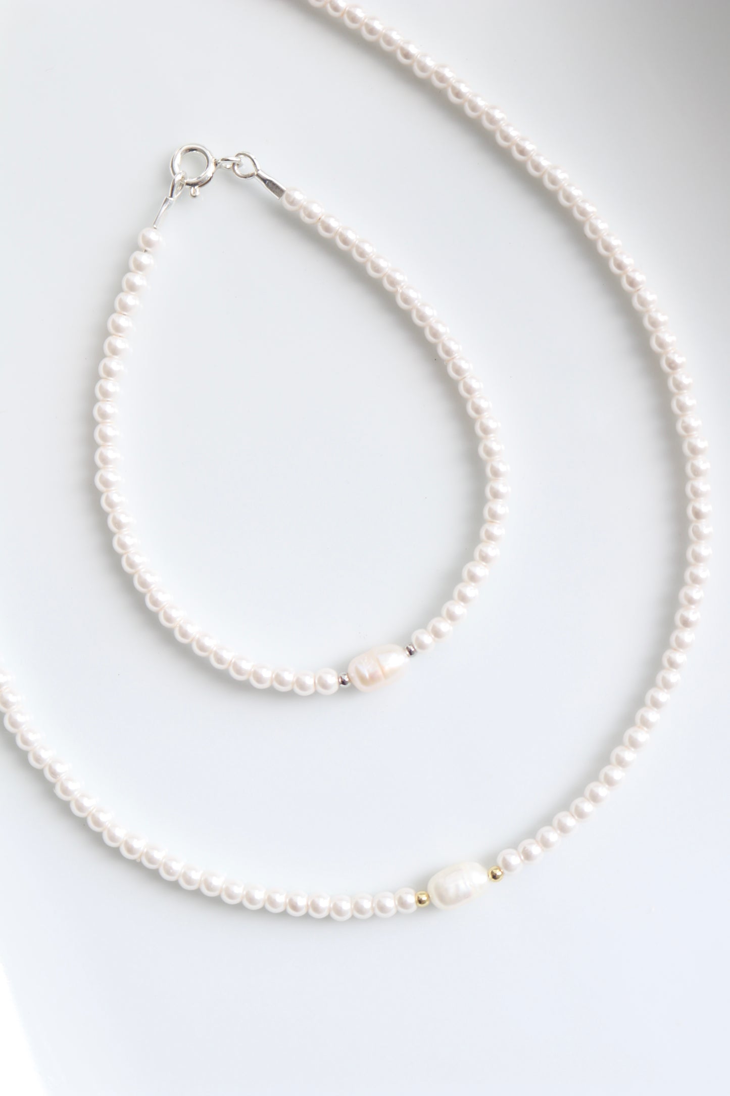 White Pearl Beaded Necklace