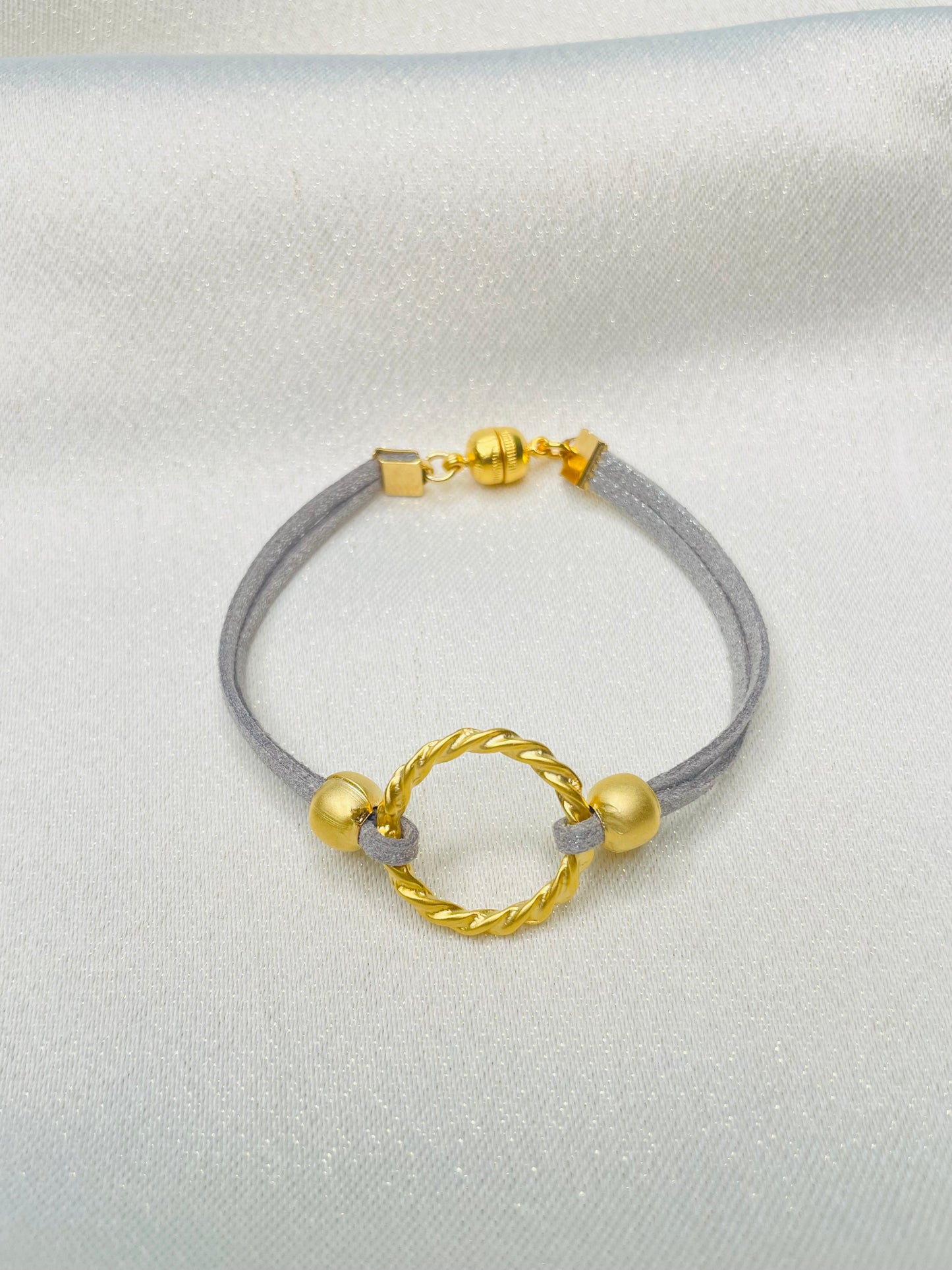 Circle Matte Gold Bracelet